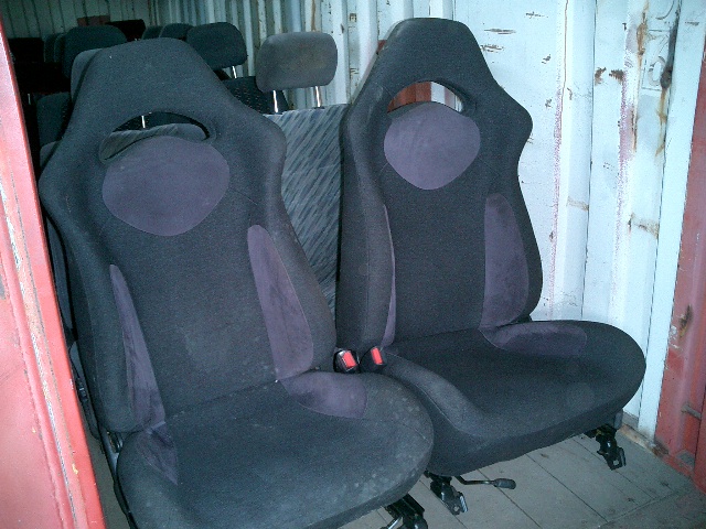 SE6001 - JDM 93-01 Impreza WRX front seats with rails.