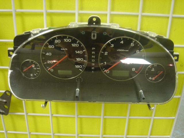 GU8001 - JDM Subaru Legacy B4 00-04 gauge cluster.