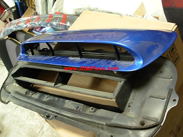 BD260012 - JDM Version 7 Impreza STI large hood scoop with air spliter, actual colour is WRB world rally blue, fits 02-03 WRX hoods.