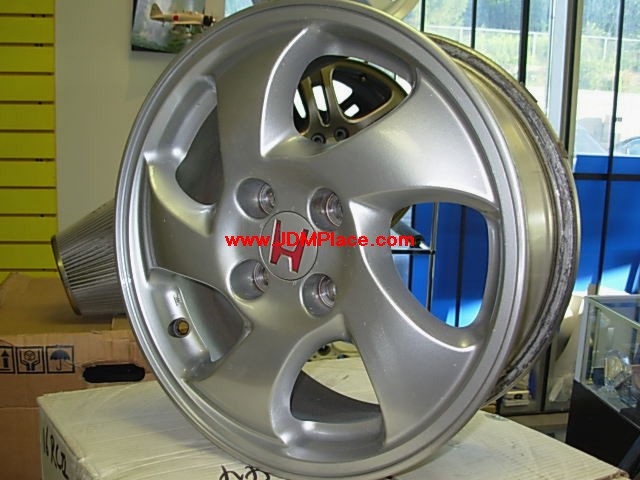 RI27004 - Rare JDM Civiv EK4 SIR 15x6.5 4x100 wheels in silver, lightweight fits all 4x100 Honda cars.