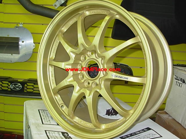RI27005 - Rare Volk Racing CE28N in full gold colour, staggered wheels. Front: 17x7.5 +35 offset, Rear: 17x8.5 +40 offset in 5x114.3 bolt pattern. One piece forged, very lightweight, rare colour.