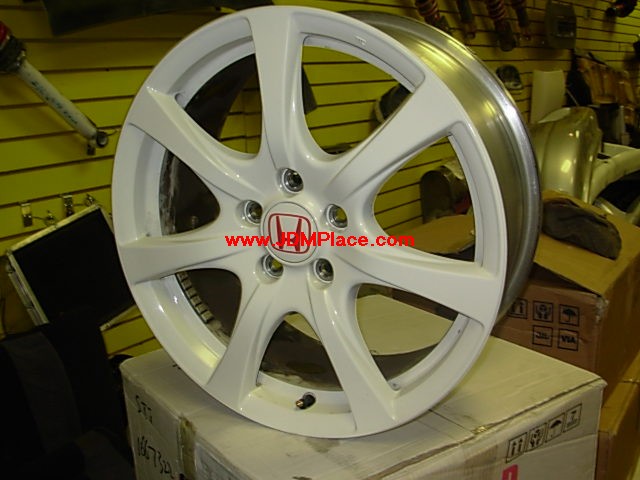 RI280010 - Rare JDM FD2 Civic Type R wheels in 18x7.5 5x114.3 pattern in white colour, very lightweight made with MAT technology.