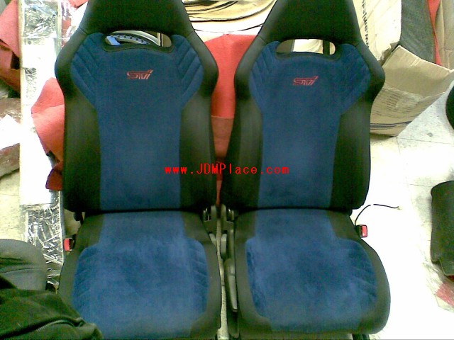 SE25008 - JDM GDB STI Impreza Version 7, front seats in black and blue. Fits most Subaru models.