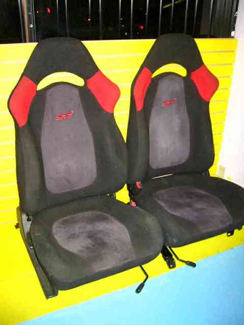 SE1001 - JDM Impreze STI Ver 4 front seats, fits most 91-05 Subaru cars.