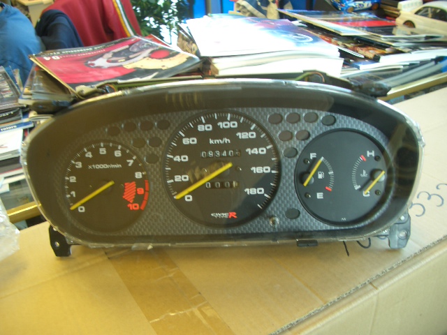 GU170003 - RARE JDM EK9 Civic Type R guage cluster, fits all 96-00 Civics.