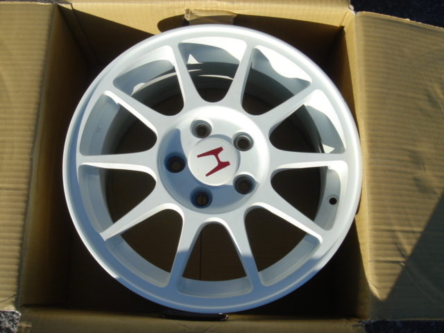 RI1800011 - JDM 98 Spec DC2 Integra Type R white 16