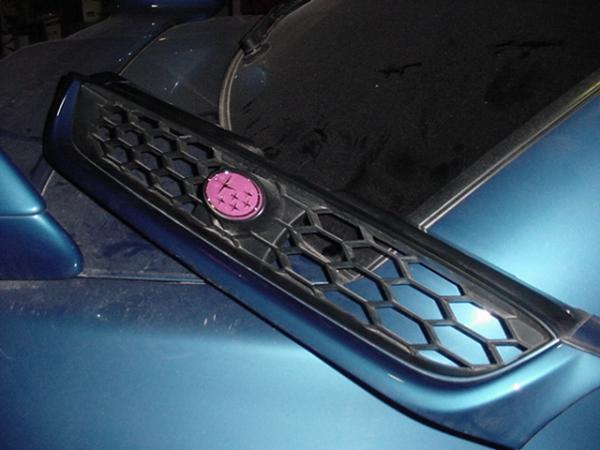 BD190003 - JDM STI Version 6 Impreza front grille with pink star badge for 93-01 Imprezas.